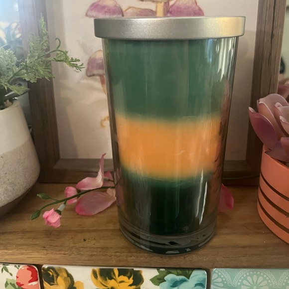 Large 17 OZ Candle - Picture 3 of 4